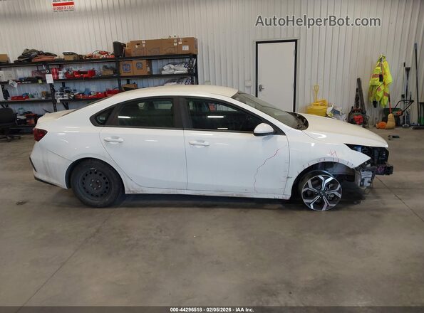 3KPF24AD1ME313424 2021 KIA FORTE White 