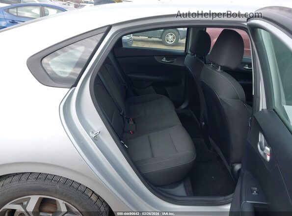 3KPF24AD2KE018832 2019 KIA FORTE Silver 