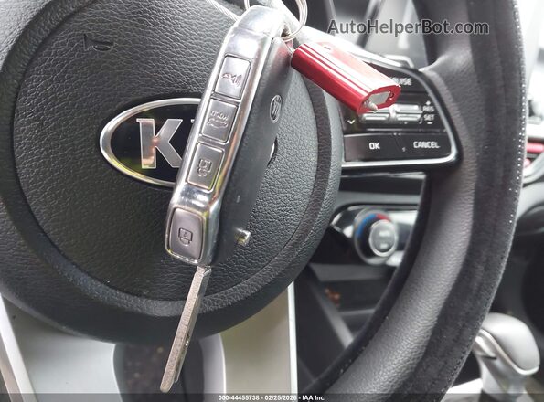 3KPF24AD2KE058957 2019 KIA FORTE Silver 