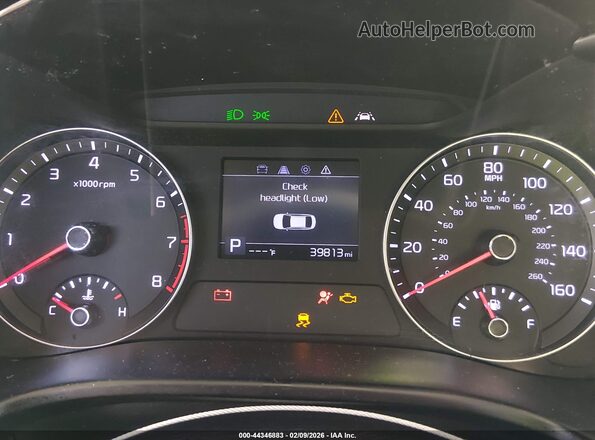 3KPF24AD2KE065536 2019 KIA FORTE White Vista de los asientos traseros