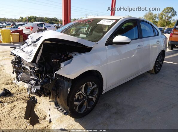 3KPF24AD2KE065536 2019 KIA FORTE White Vista tres cuartos delantera izquierda