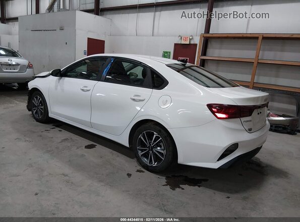 3KPF24AD2PE579409 2023 KIA FORTE White 