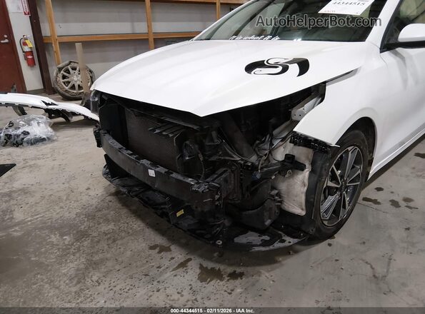 3KPF24AD2PE579409 2023 KIA FORTE White 