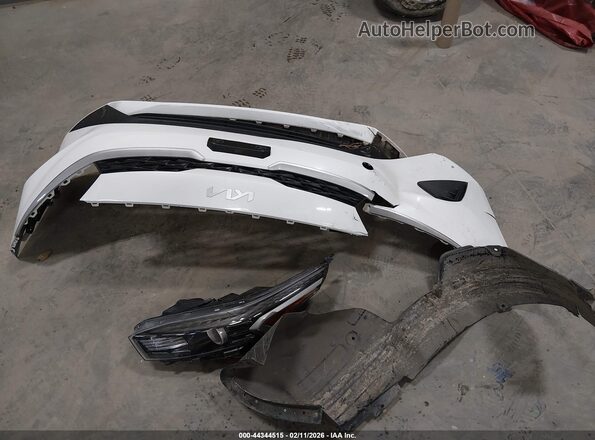 3KPF24AD2PE579409 2023 KIA FORTE White 