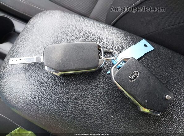 3KPF24AD3KE108698 2019 KIA FORTE Light Blue 
