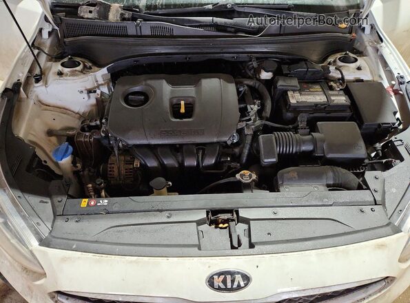 3KPF24AD4LE234277 2020 KIA FORTE White Widok wnętrza z tyłu
