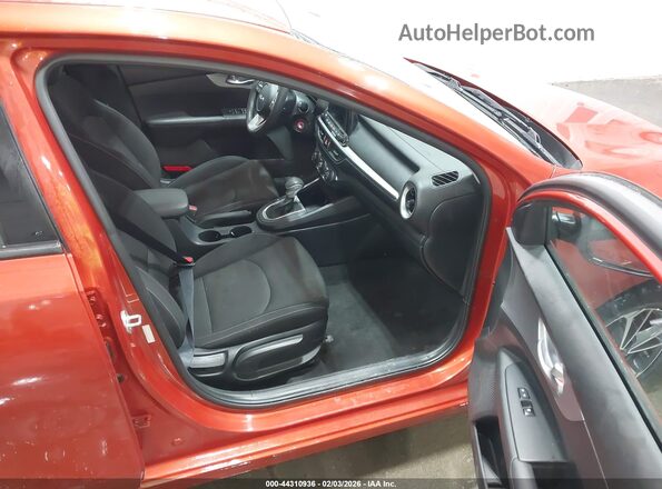 3KPF24AD5PE609664 2023 KIA FORTE Orange Front interior view