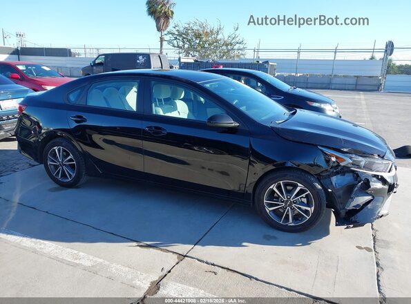 3KPF24AD6PE548325 2023 KIA FORTE Black უკანა სალონის ხედი
