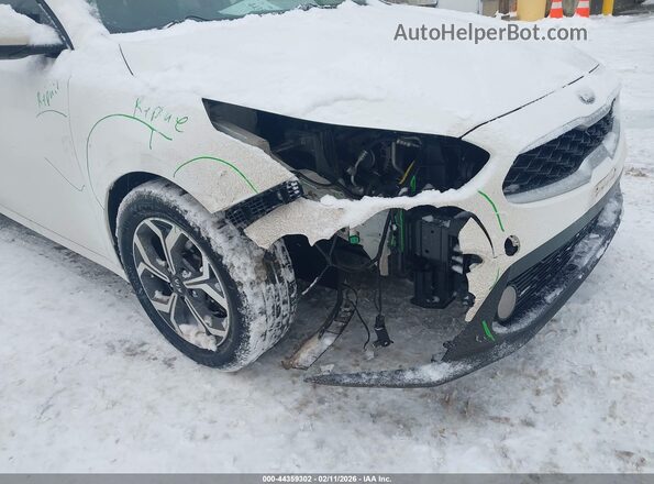 3KPF24AD7KE106615 2019 KIA FORTE White 