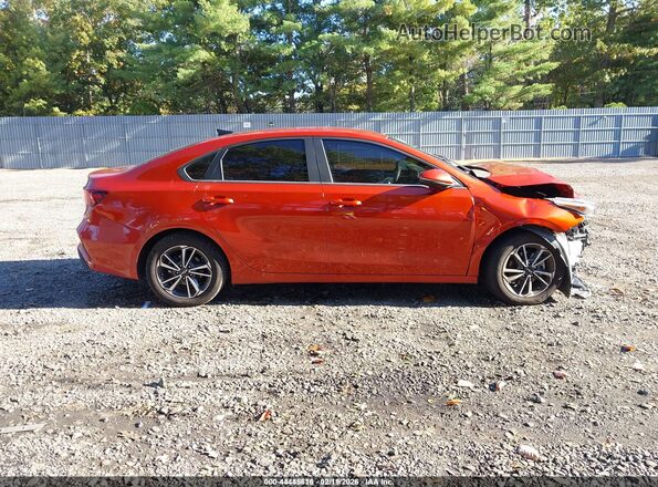 3KPF24AD7RE707906 2024 KIA FORTE Оранжевый Вид задней части салона