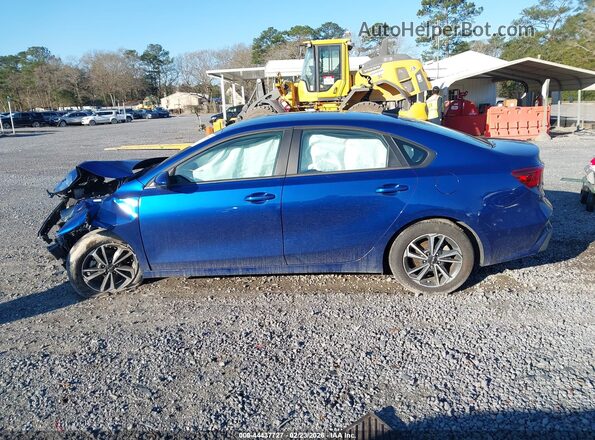 3KPF24AD7RE804118 2024 KIA FORTE Blue 360 interior view