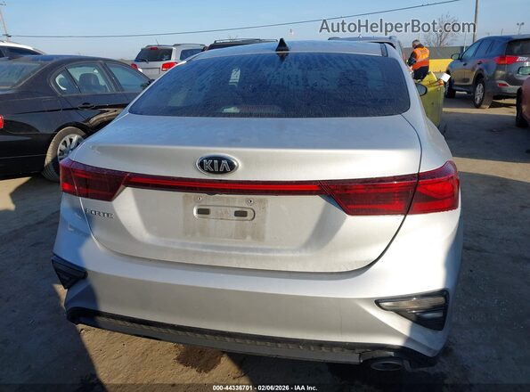 3KPF24AD8ME389805 2021 KIA FORTE Silver 