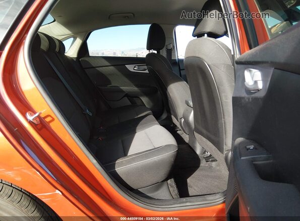 3KPF24AD8PE526682 2023 KIA FORTE Orange 