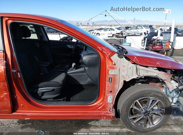 3KPF24AD8PE526682 2023 KIA FORTE Orange 