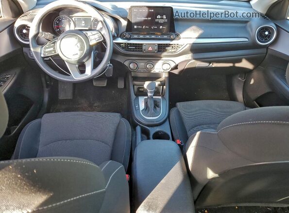 3KPF24AD9RE706238 2024 KIA FORTE Синий Вид панели приборов