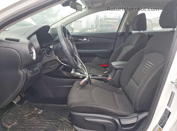 3KPF34AD9KE065062 2019 KIA FORTE White 