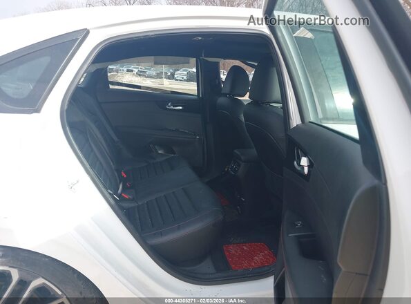 3KPF44AC2PE618601 2023 KIA FORTE White Вид наклейки з VIN-кодом