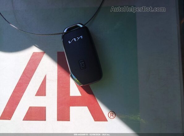 3KPF44AC5RE804331 2024 KIA FORTE Красный Вид панели приборов