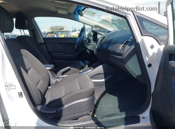 3KPFK4A75HE054436 2017 KIA FORTE White Սալոնի դիմացի տեսք