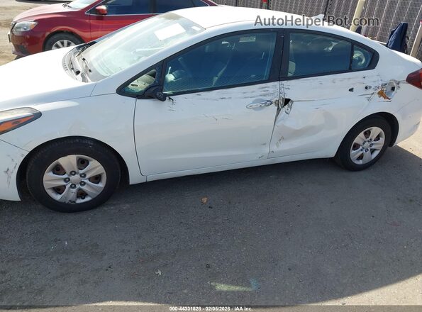 3KPFK4A75HE054436 2017 KIA FORTE White Դիմացի տեսք