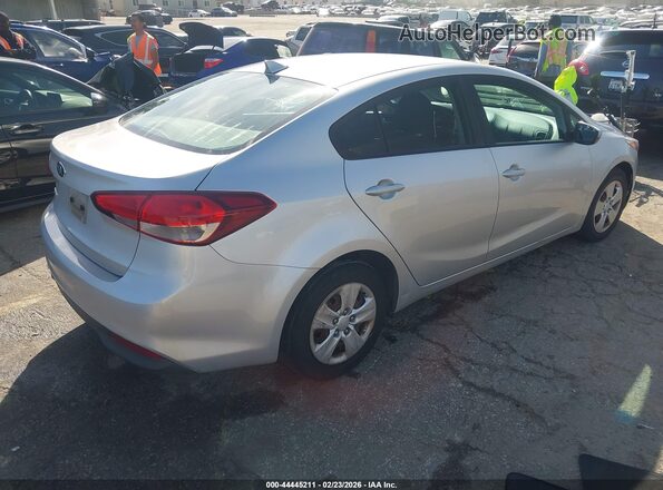 3KPFK4A78HE022290 2017 KIA FORTE Silver უკანა მარჯვენა