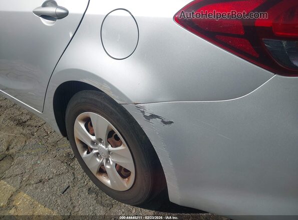 3KPFK4A78HE022290 2017 KIA FORTE Silver ხელსაწყოთა პანელის ხედი