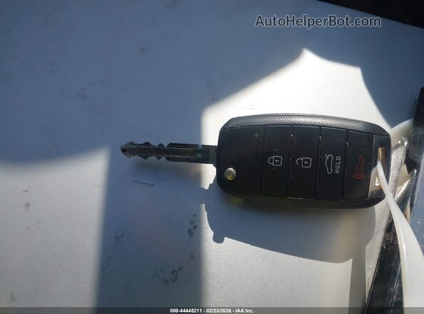 3KPFK4A78HE022290 2017 KIA FORTE Silver წინა პანელის ხედი