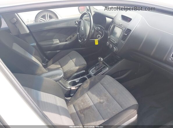 3KPFL4A73JE219239 2018 KIA FORTE White 