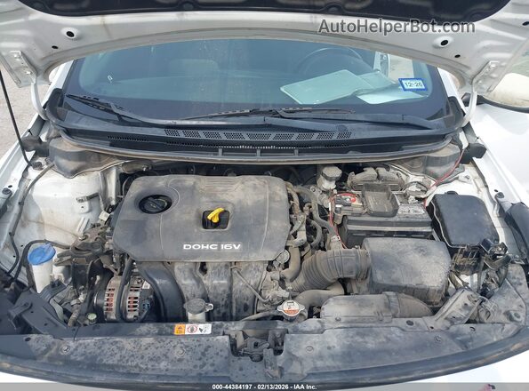 3KPFL4A73JE219239 2018 KIA FORTE White 