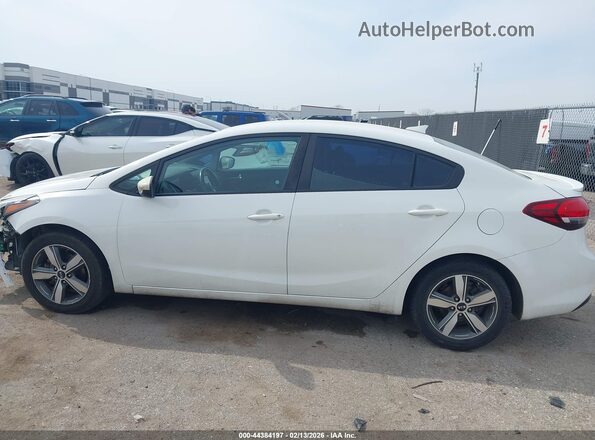 3KPFL4A73JE219239 2018 KIA FORTE White 