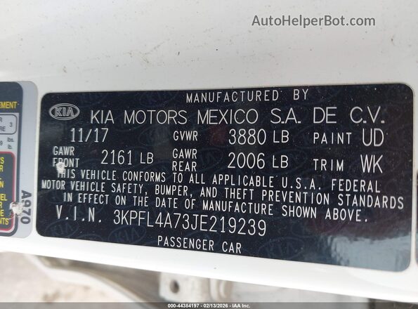 3KPFL4A73JE219239 2018 KIA FORTE White 