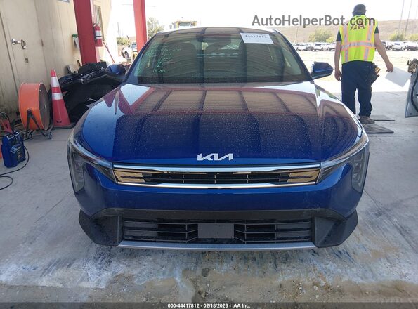 3KPFU4DE1SE138202 2025 KIA K4 Blue Vista interior trasera