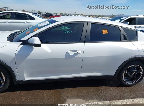3KPFU4DE4SE028115 2025 KIA K4 White 
