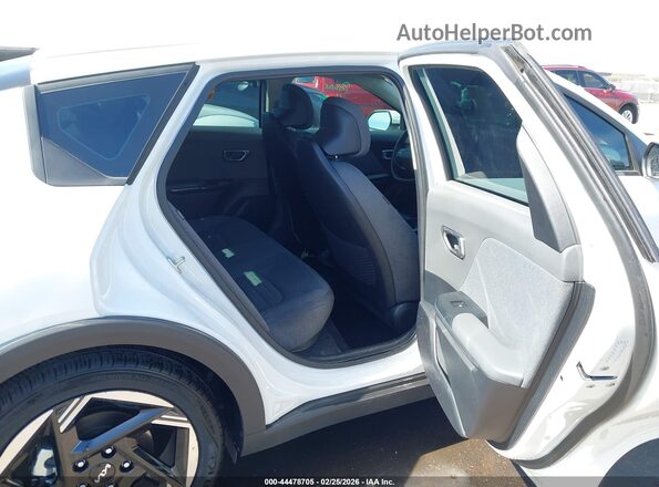 3KPFU4DE4SE028115 2025 KIA K4 White VIN կոդի պիտակի տեսք