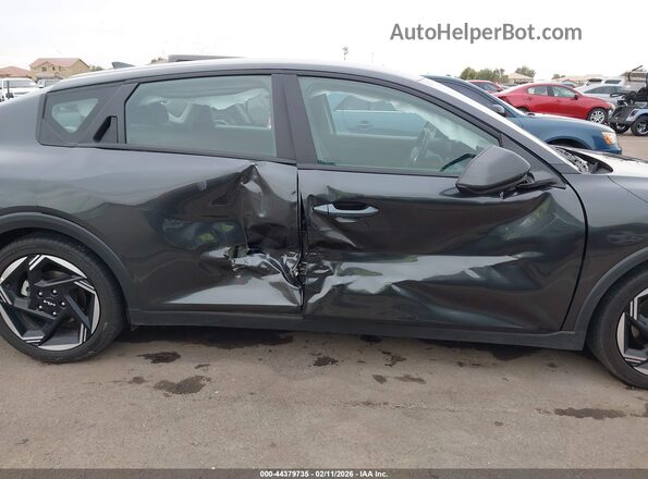 3KPFU4DE8SE032670 2025 KIA K4 Black Rear interior view