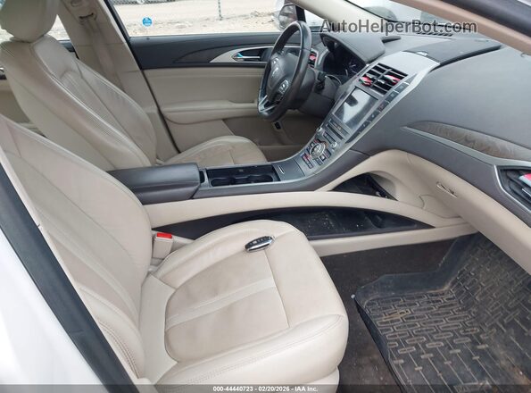 3LN6L5LU0LR610672 2020 LINCOLN MKZ White Вид салону спереду