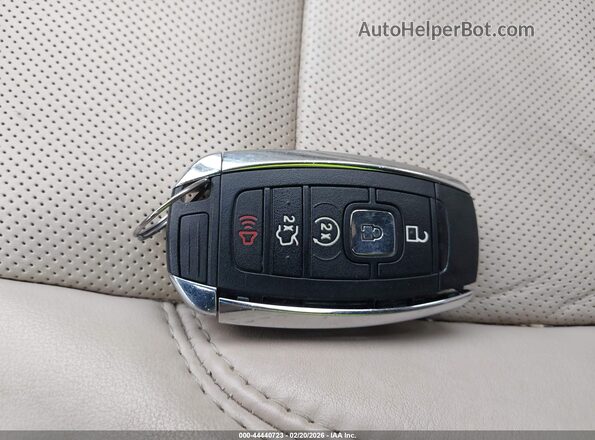 3LN6L5LU0LR610672 2020 LINCOLN MKZ White Вид панелі приладів