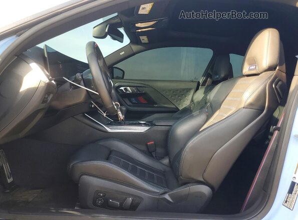 3MF23DM01S8E94568 2025 BMW M2 Blue Սալոնի դիմացի տեսք