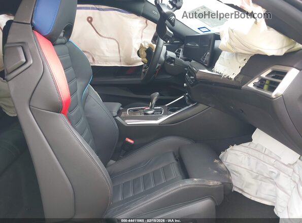 3MF23DM03T8F98643 2026 BMW M2 Green Вид салону спереду