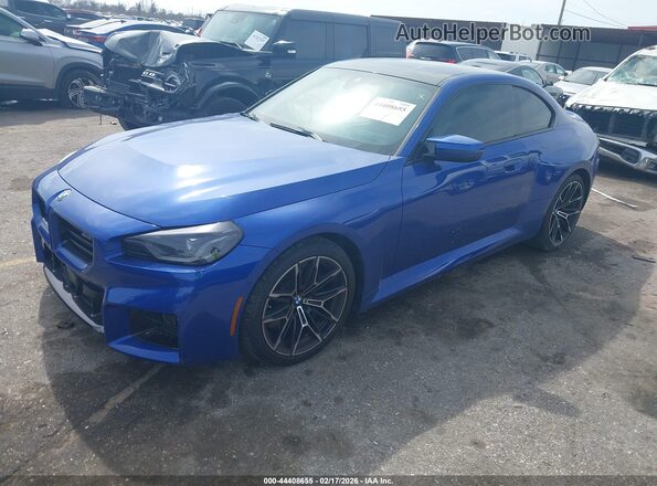 3MF23DM08T8F90070 2026 BMW M2 Blue Առջևի ձախ երեք քառորդ տեսարան