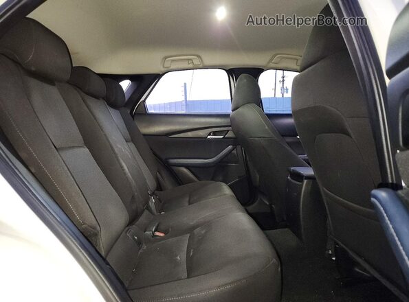3MVDMBAL1MM213292 2021 MAZDA CX-30 White Вид задньої частини салону