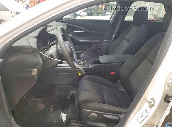 3MVDMBAM2RM647902 2024 MAZDA CX-30 White Вид салону спереду