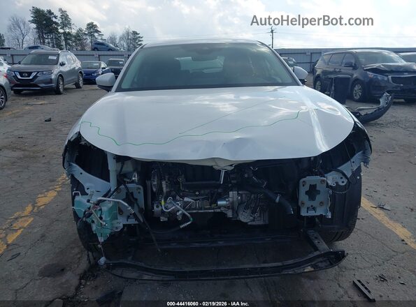 3MVDMBAMXPM587042 2023 MAZDA CX-30 White 