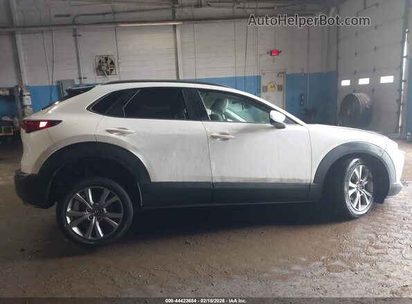 3MVDMBCM8PM555879 2023 MAZDA CX-30 White Vista interior trasera