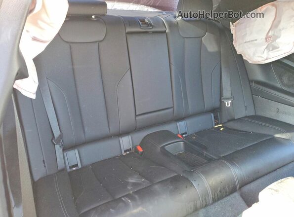 3MW23CM00N8C37464 2022 BMW 2 SERIES Red Հետևի նստատեղերի տեսք