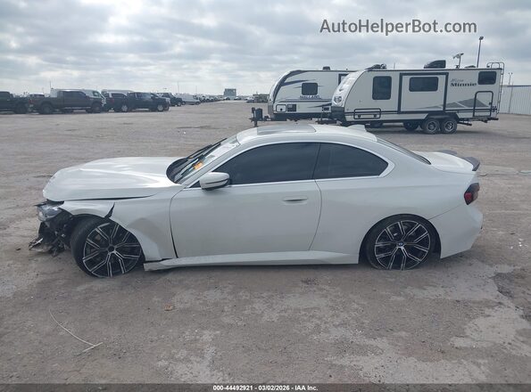 3MW23CM03N8C33814 2022 BMW 2 SERIES White Widok wnętrza 360 stopni