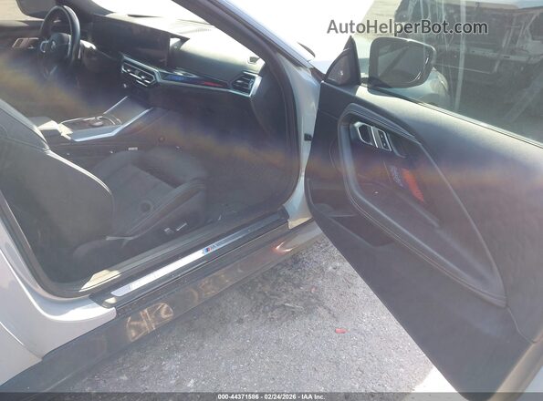 3MW23CM06P8C96120 2023 BMW 2 SERIES Gray Вид салону спереду