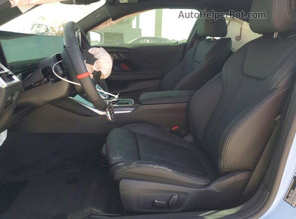 3MW43CM05T8F99702 2026 BMW M2 Синий Вид салона спереди