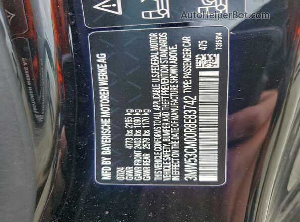 3MW53CM00R8E83742 2024 BMW M2 Black Vista del compartimento del motor