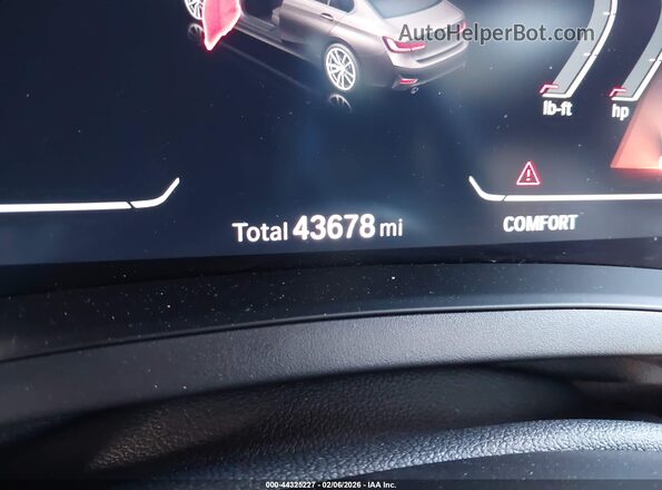 3MW5R7J07M8B73896 2021 BMW 3 SERIES Red Widok tylnych siedzeń